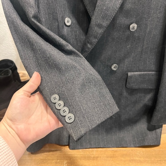 Lanvin coat
Paris New York - Picture 2 of 10